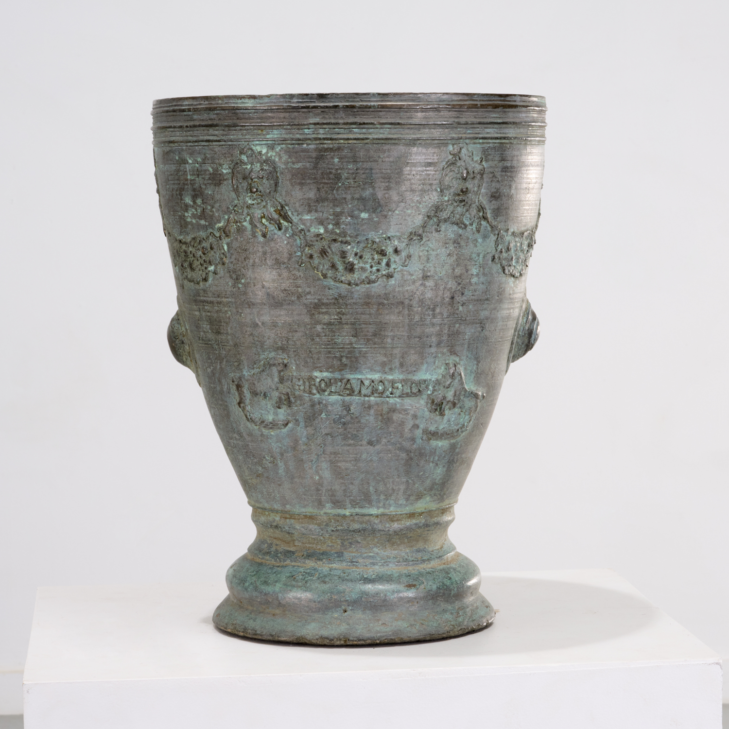 ITALIAN GRAND TOUR BRONZE URN,
