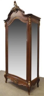 ITALIAN LOUIS XV STYLE WALNUT