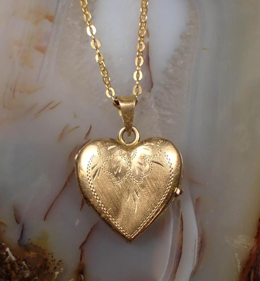ITALIAN MADE EIGHTEEN KARAT GOLD