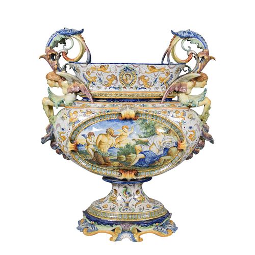 ITALIAN MAJOLICA CENTER PIECE