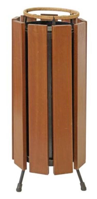 ITALIAN MID-CENTURY MODERN UMBRELLA