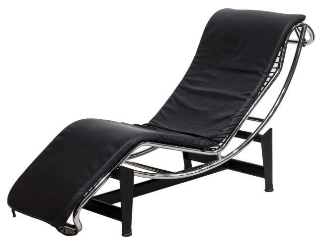 ITALIAN MODERNIST CHAISE MANNER