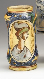 Italian polychrome maiolica al
