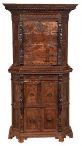 ITALIAN RENAISSANCE STYLE CARV