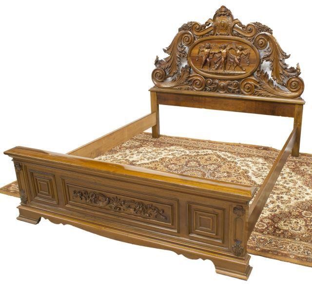 ITALIAN RENAISSANCE STYLE WALNUT