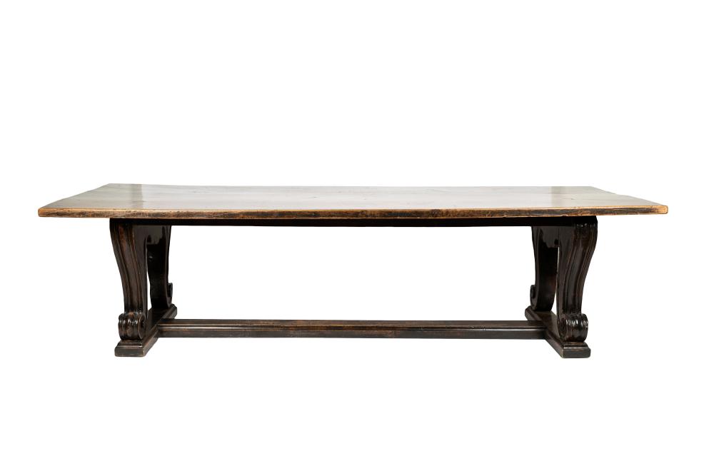 ITALIAN RENAISSANCE-STYLE WALNUT