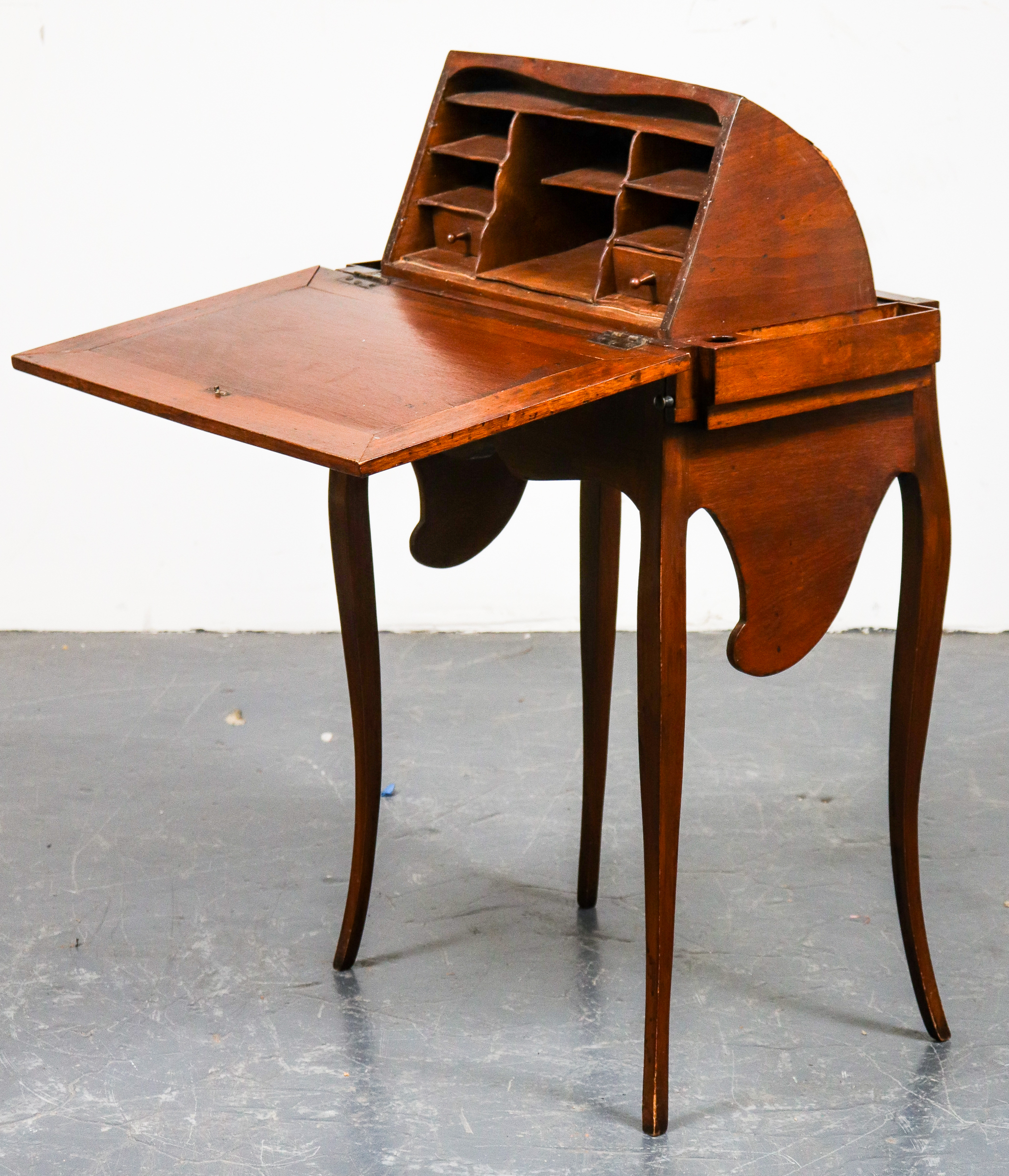 ITALIAN ROCOCO STYLE WALNUT