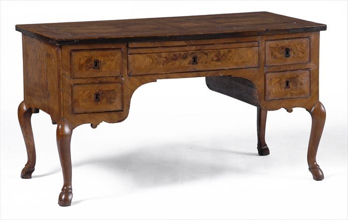 ITALIAN ROCOCO WALNUT WRITING TABLE