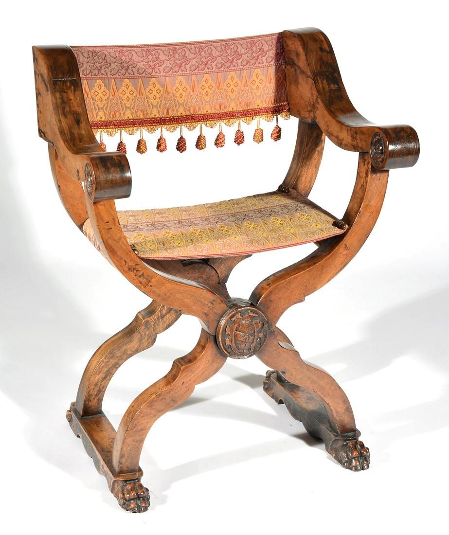 ITALIAN SAVONAROLA CHAIR, MEDALLION