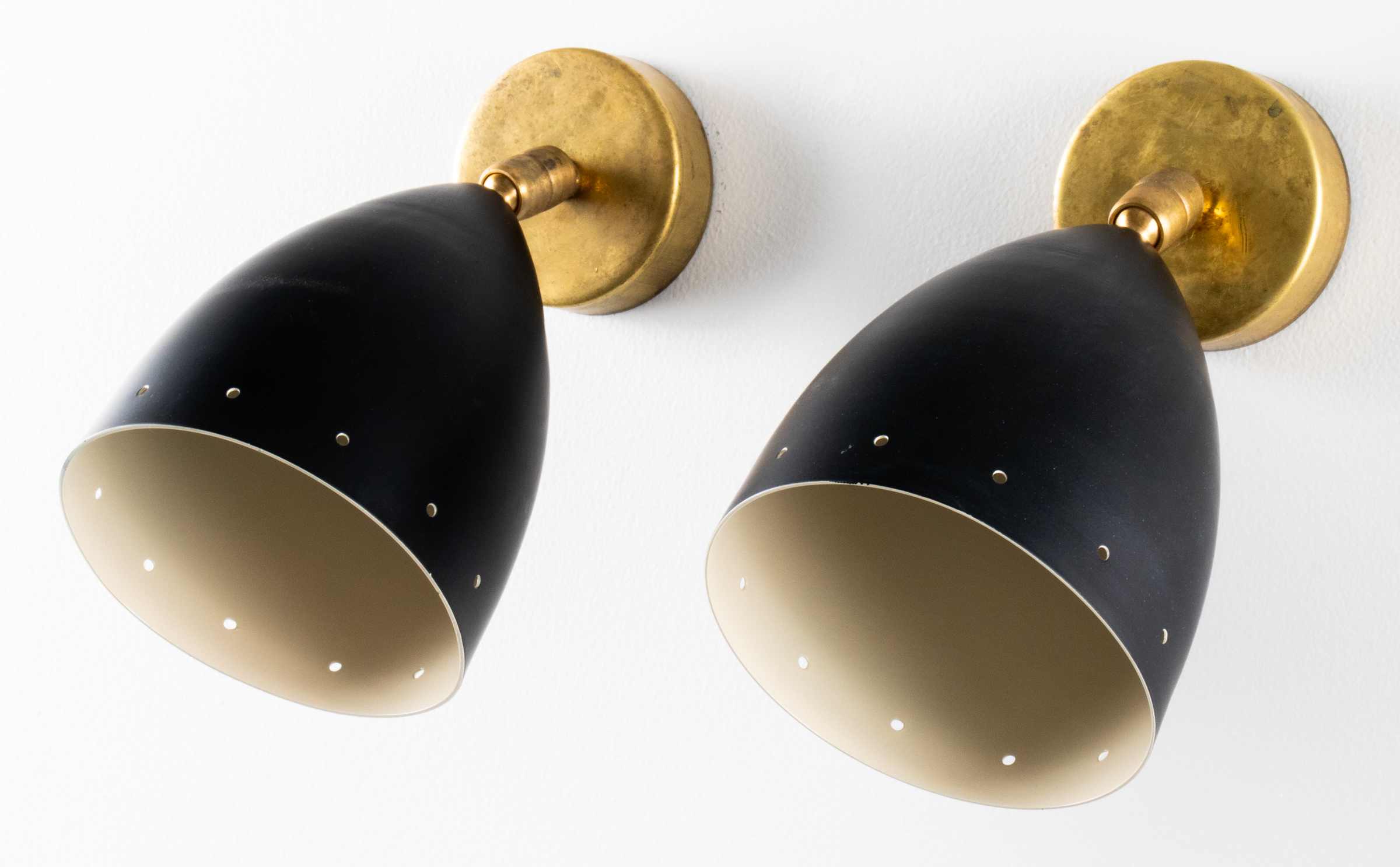 ITALIAN STILNOVO STYLE MODERN