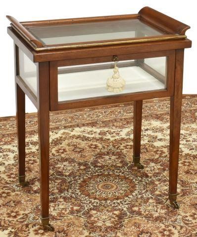 ITALIAN TRAY-TOP VITRINE TABLE ON