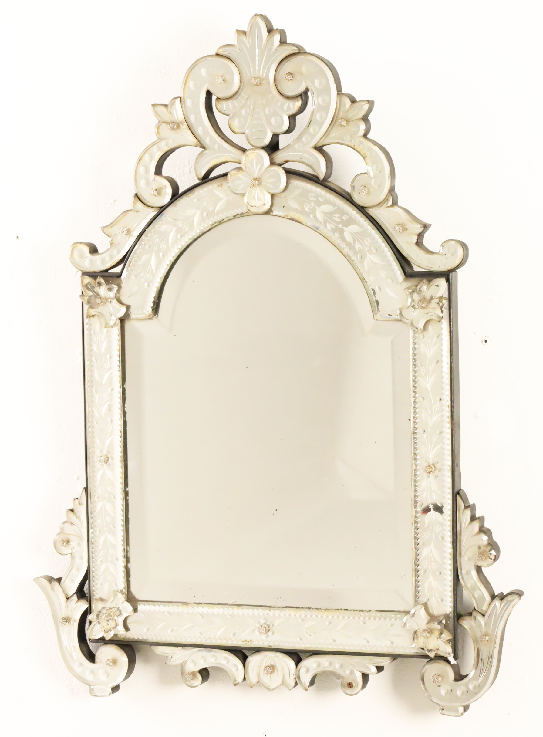 ITALIAN VENETIAN GLASS MIRROR