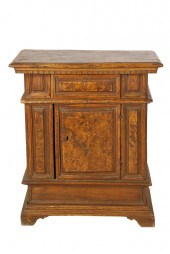 ITALIAN WALNUT SIDE CABINEThav