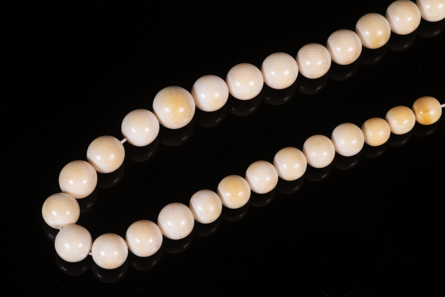 IVORY BEAD NECKLACE Circa 1920