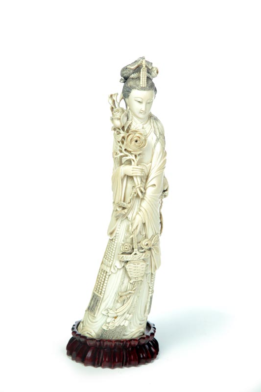 IVORY CARVING.  China  early 20th