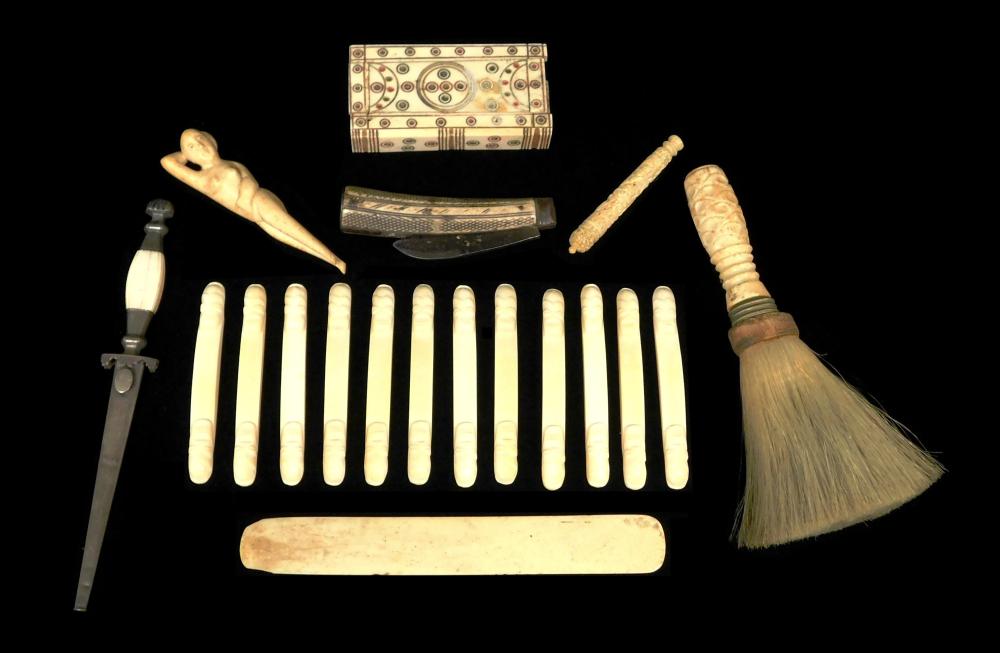 IVORY: NINETEEN ASSORTED IVORY