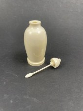 IVORY SNUFF BOXSmall Urn shape