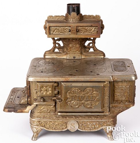 J. & E. STEVENS CAST IRON RIVAL TOY