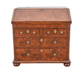 JACOBEAN OYSTER VENEER DESK<br