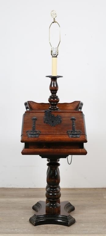 JACOBEAN STYLE TAVERN LAMP