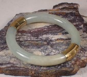 JADE AND FOURTEEN KARAT GOLD B