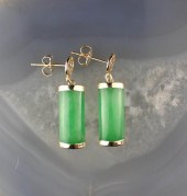 JADE AND FOURTEEN KARAT GOLD D