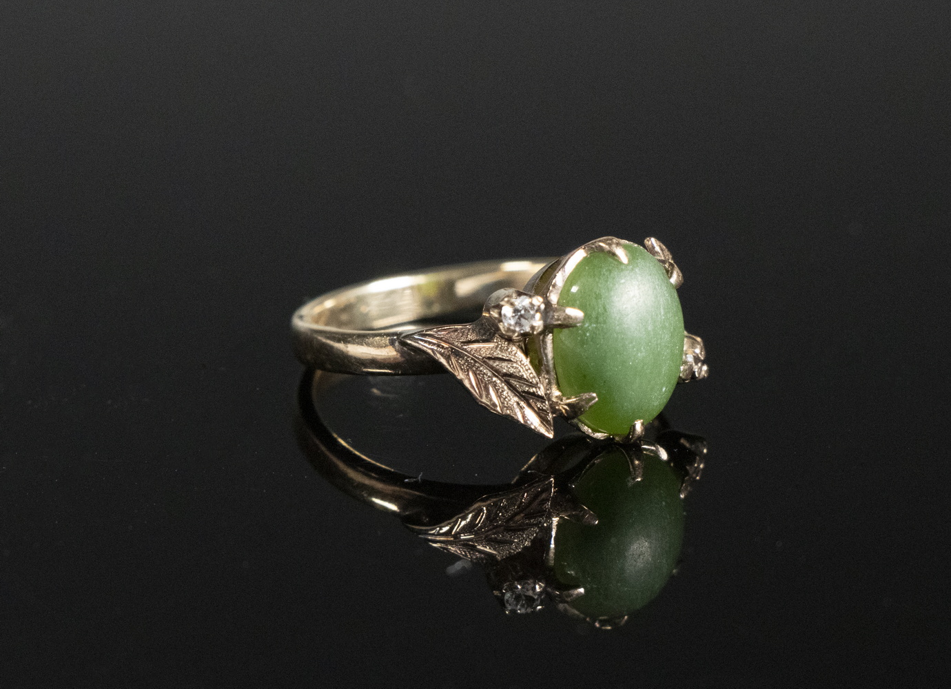 JADE & DIAMOND RING 14K Yellow Gold