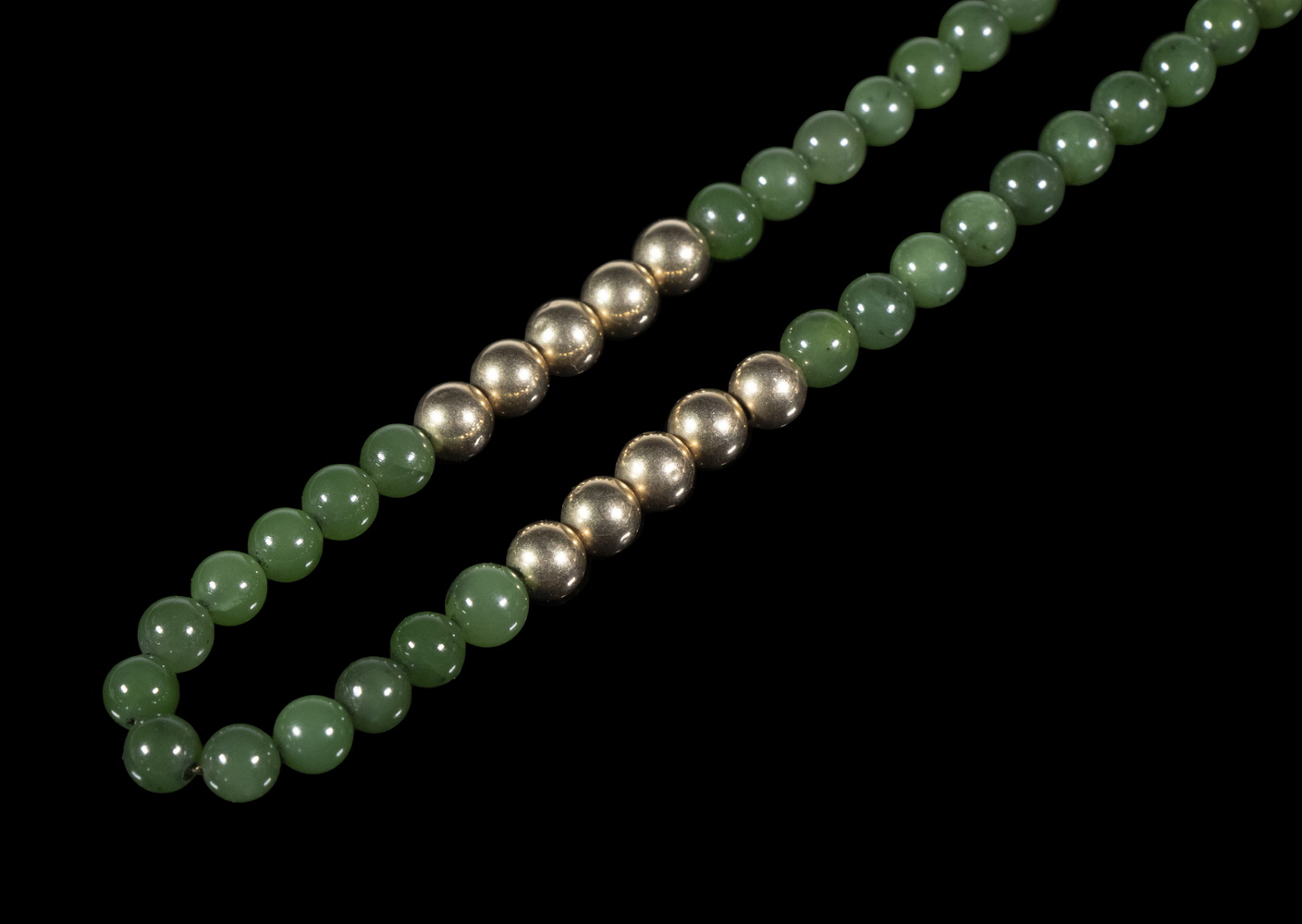 JADE & GOLD BEAD NECKLACE Single
