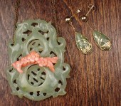 JADE NECKLACE AND PAIR OF DANG
