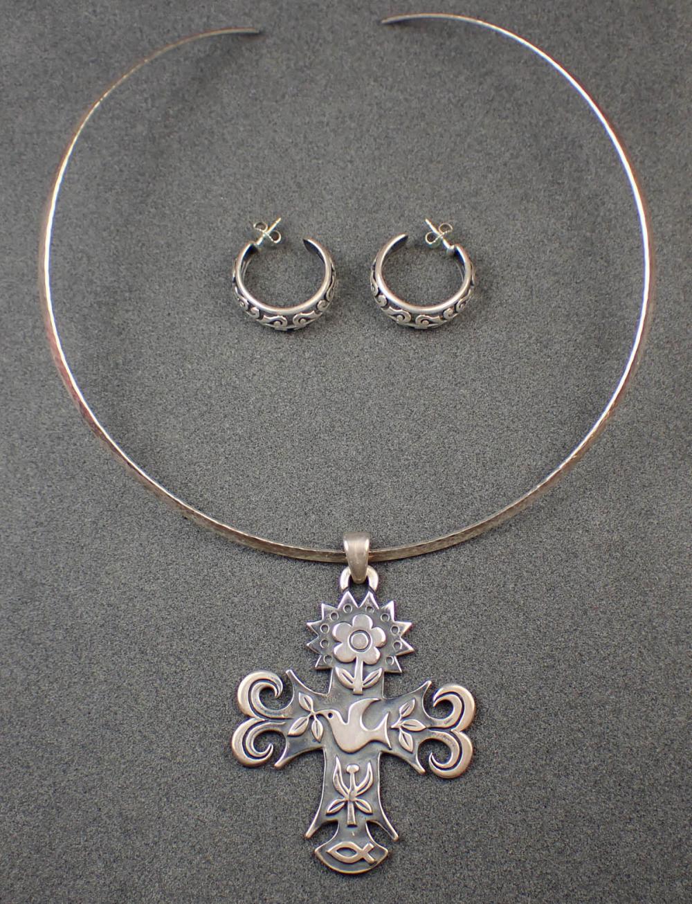 JAMES AVERY PENDANT NECKLACE AND