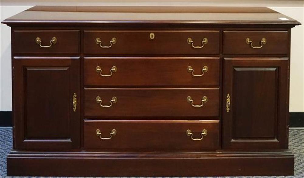 JAMESTOWN STERLING MAHOGANY