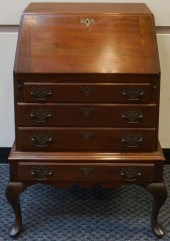 JAMESTOWN TABLE CO STAINED MAH