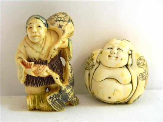 Japanese  20th C.  ivory netsuke of
