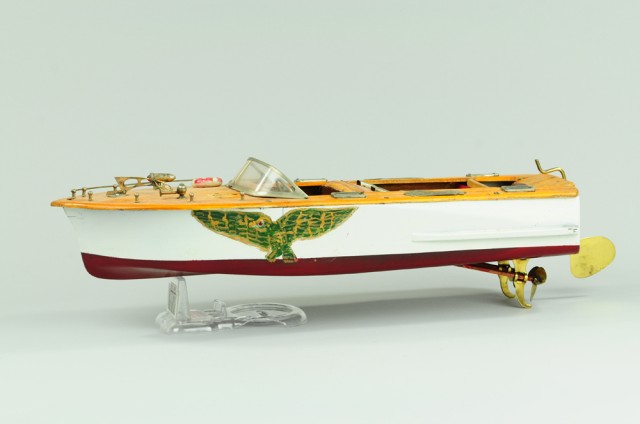 JAPANESE BATTERY OP WOOD SPEED BOAT
