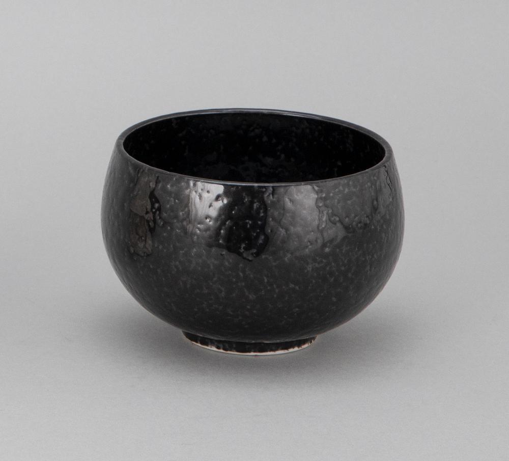 JAPANESE BLACK GLAZE POTTERY CHAWAN