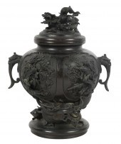 JAPANESE BRONZE COVERED URNJap
