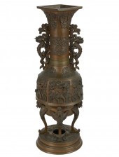 JAPANESE BRONZE DRAGON VASEJap