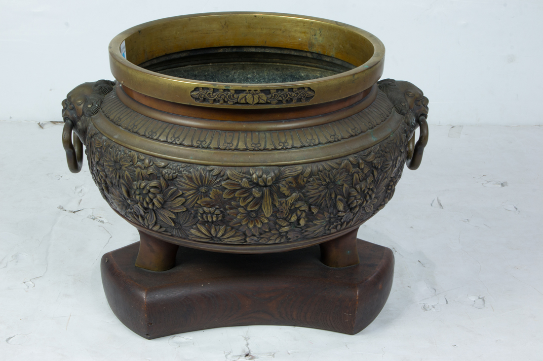 JAPANESE BRONZE HIBACHI Japanese