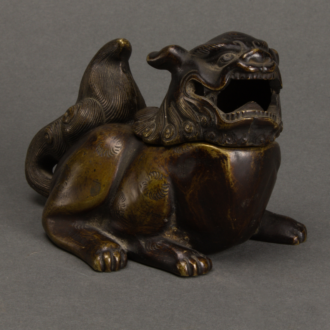 JAPANESE BRONZE LION-FORM CENSER