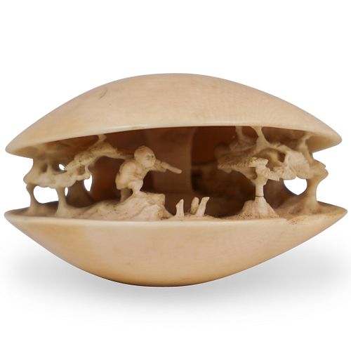JAPANESE CARVED CLAM SHELL
