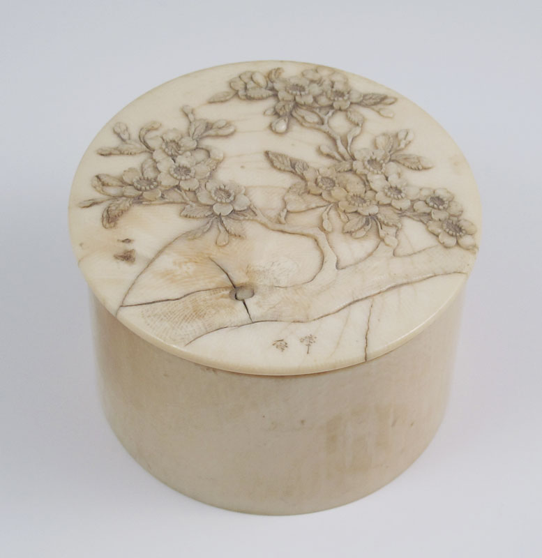 JAPANESE CARVED IVORY COVERED