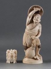 Japanese carved ivory figure o