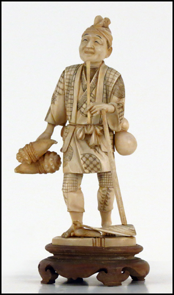 JAPANESE CARVED IVORY FIGURE OF A