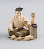 JAPANESE CARVED IVORY FIGURE O