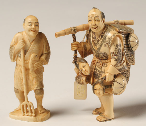 Japanese carved ivory netsuke, a