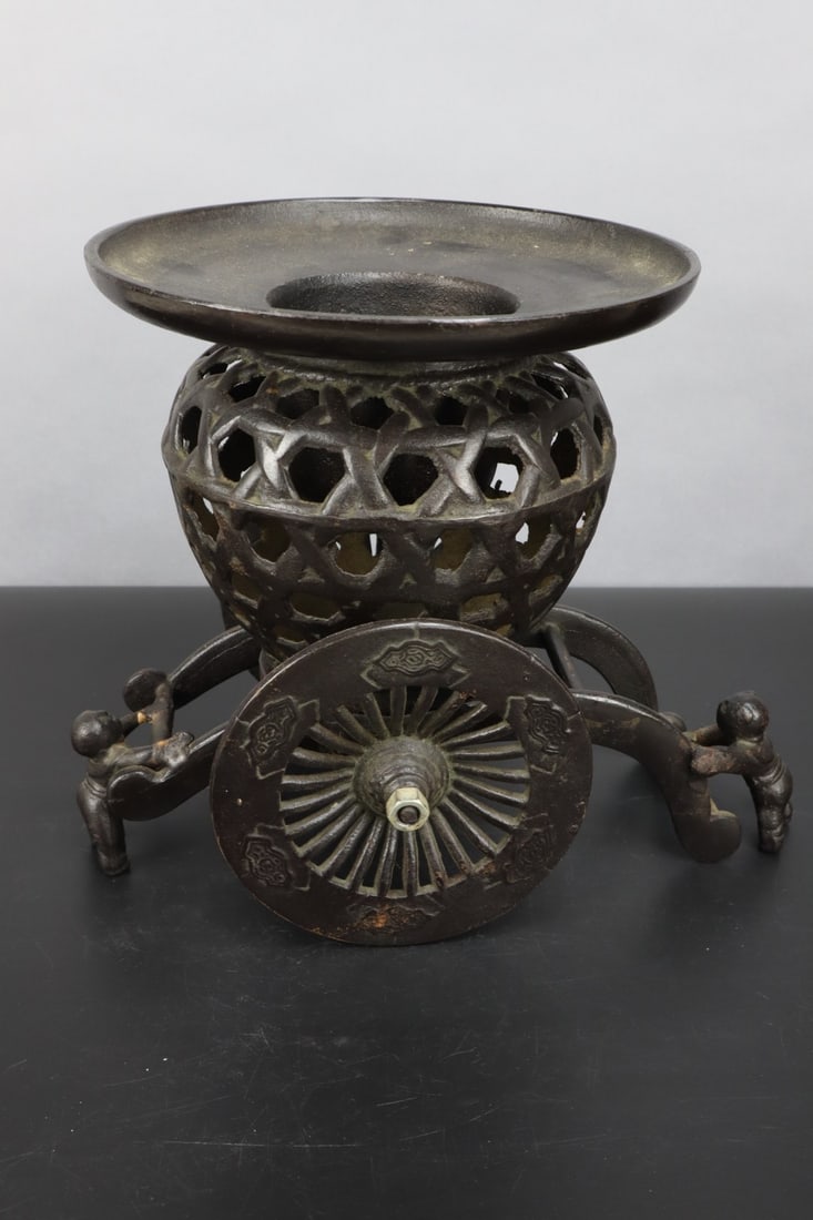JAPANESE CAST IRON RETICULATED