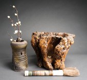 JAPANESE CERAMIC IKEBANA VASE