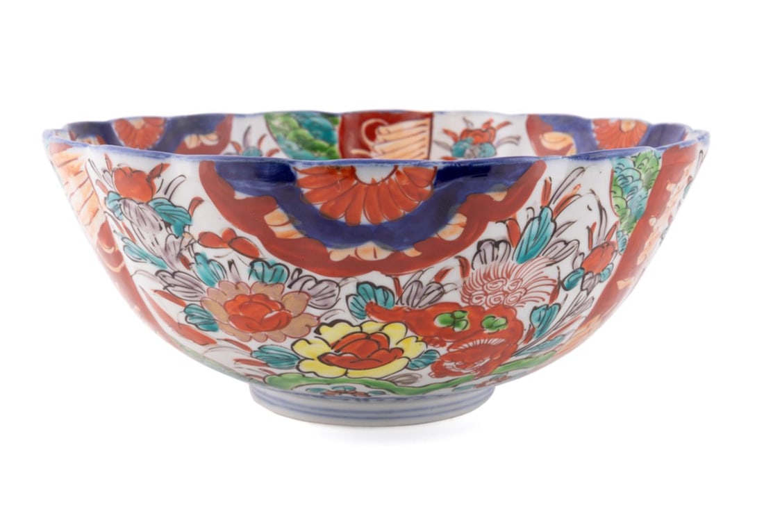JAPANESE CLOBBERED IMARI MOTIF