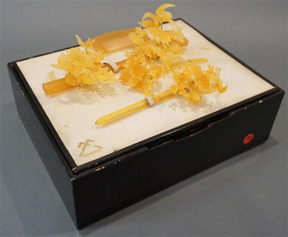 JAPANESE FAUX AMBER HAIR PINS AND