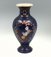JAPANESE FOO DOG VASE: Blue gr